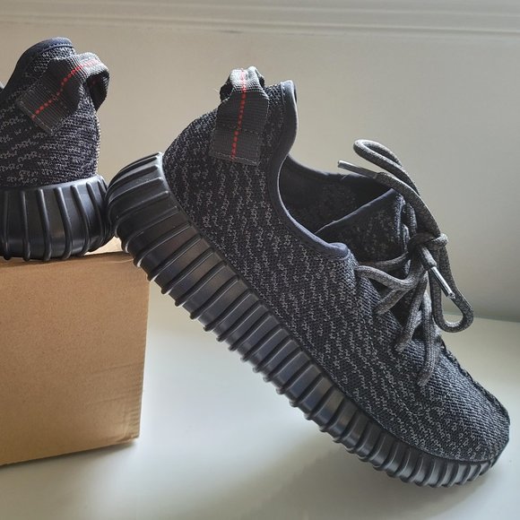 YEEZY Boost - Picture 10 of 17